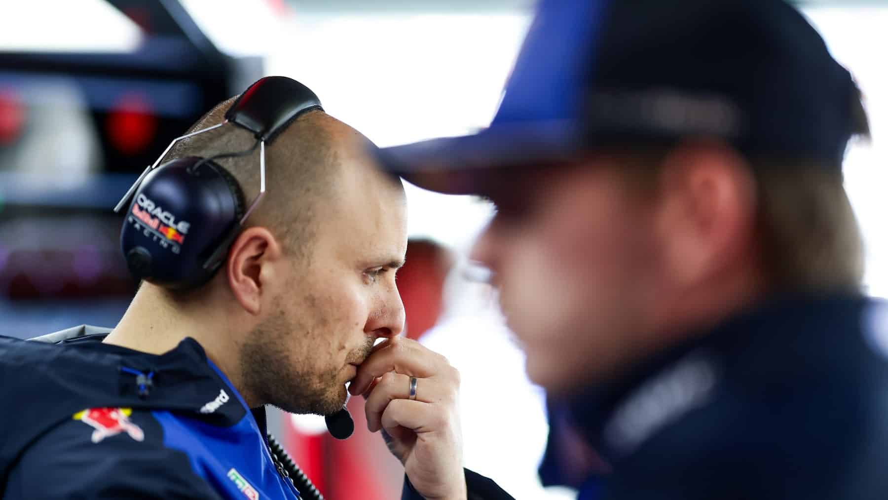 Lambiase cambia Red Bull por McLaren y Verstappen, en el aire