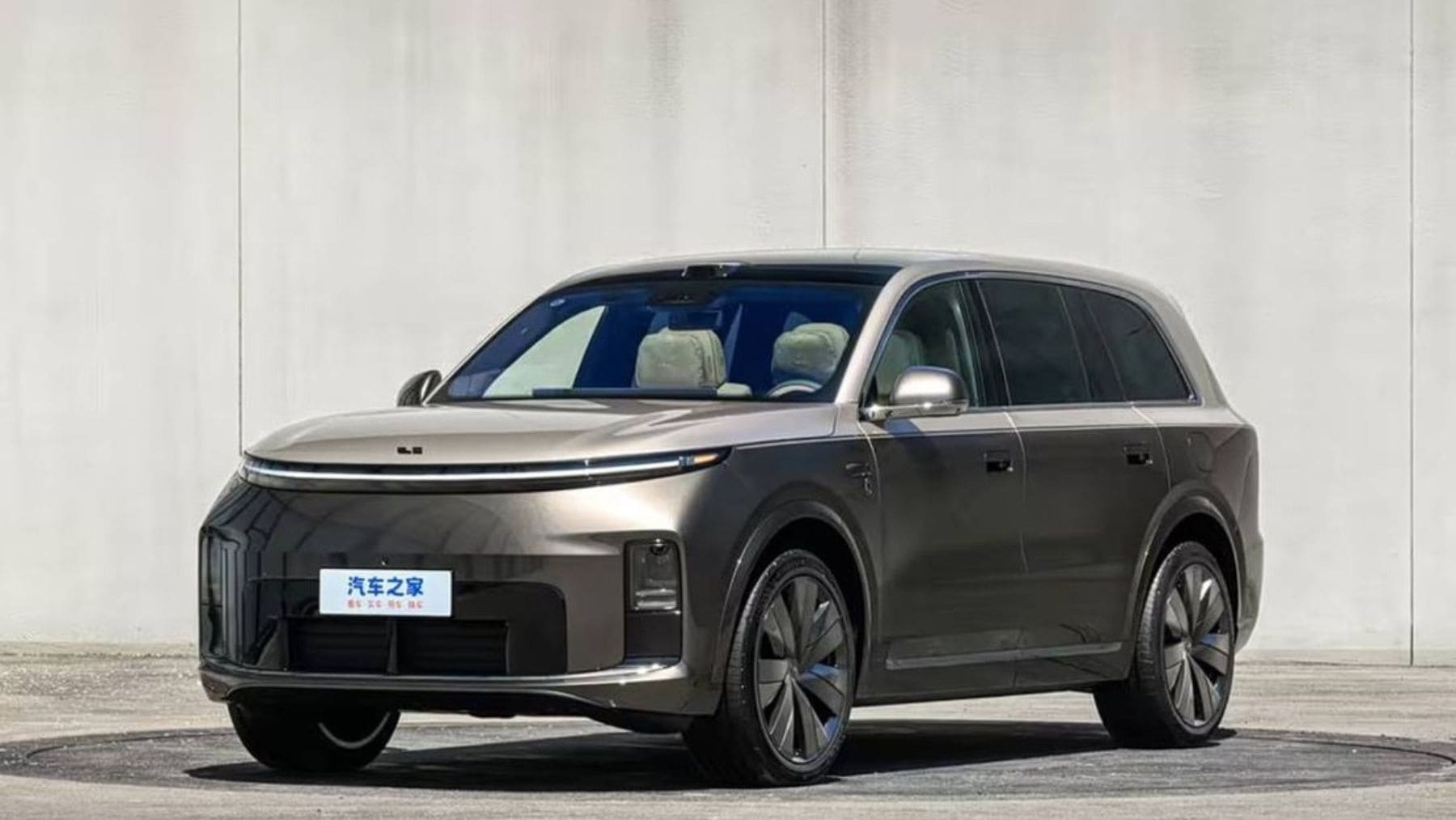 8.000 ventas en tres días y una batería de 72,7 kWh que carga del 10% al 80% en diez minutos: así es el SUV chino que quiere destronar a BMW y Mercedes en el segmento premium sin haber pisado Europa todavía