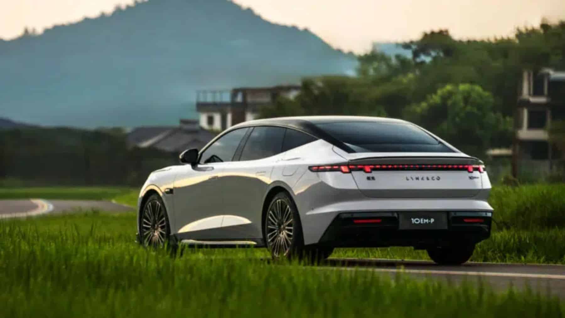 925 CV, 800 km de autonomía, plataforma 800V y carga en 13 minutos: la berlina china que viene a humillar al BMW M5 ya tiene precio en China