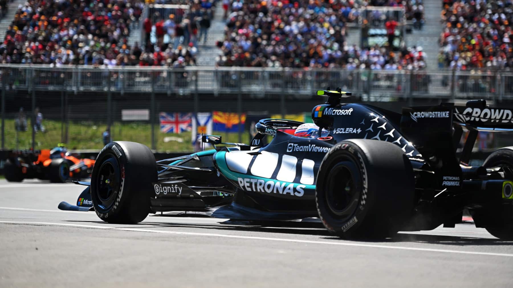 Mercedes domina los Libres y Alonso es décimo
