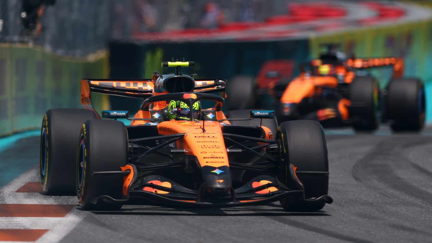 McLaren llama a la puerta; Sainz, 14º y Alonso, 16º en la sprint