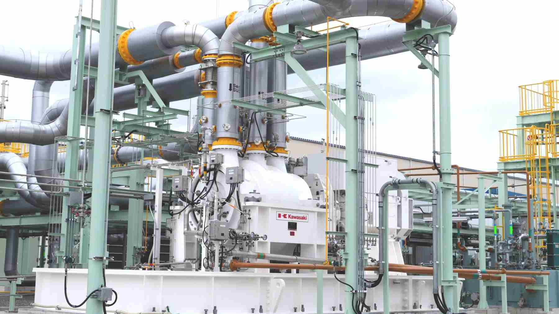 Ni bomba de calor ni hidrógeno verde puro: el motor japonés que ya está a la venta quema gas natural e hidrógeno mezclados sobre la red de gas que tu fábrica ya tiene instalada