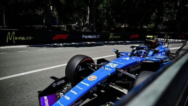 ​Un error ajeno deja a Carlos Sainz fuera de carrera en Mónaco a falta de ocho vueltas: "Decidieron tomar riesgos estúpidos"