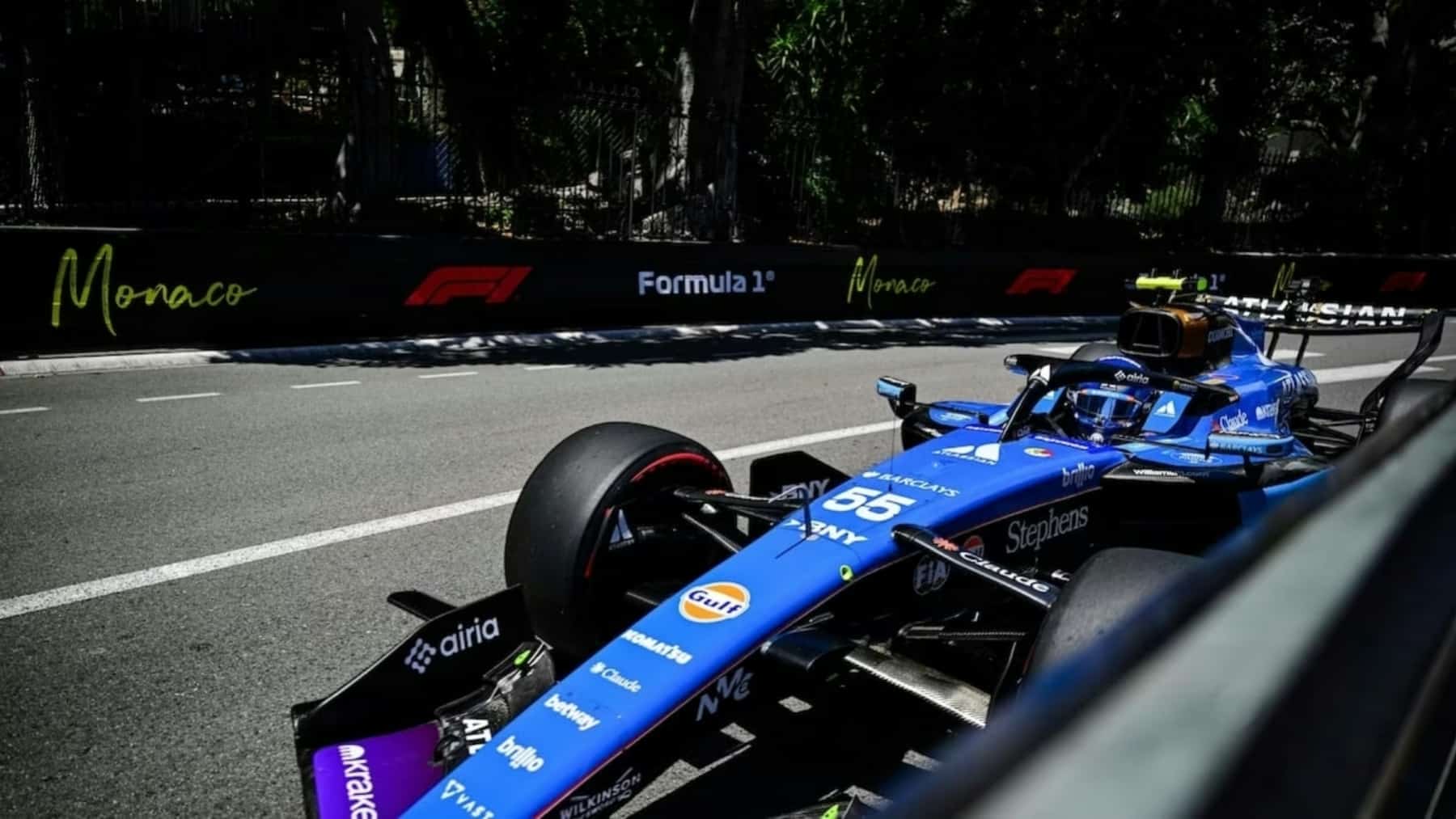 ​Un error ajeno deja a Carlos Sainz fuera de carrera en Mónaco a falta de ocho vueltas: «Decidieron tomar riesgos estúpidos»