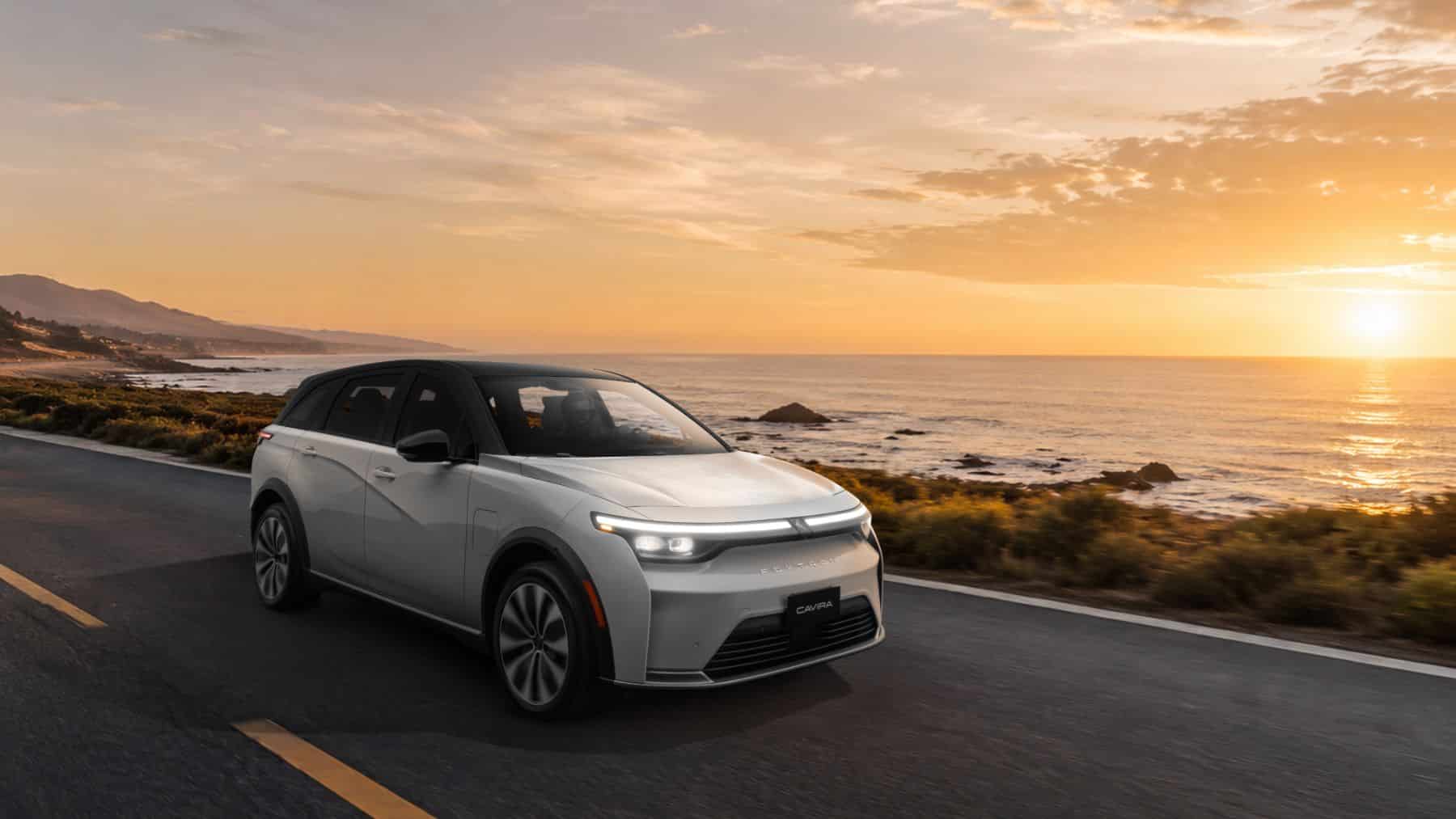 Monta siete de cada diez iPhones del mundo y su primer SUV eléctrico ya tiene precio: 468 CV, 0 a 100 en 3,8 segundos, más batalla que un Model Y y 34.500 euros al cambio… a la venta el día 17
