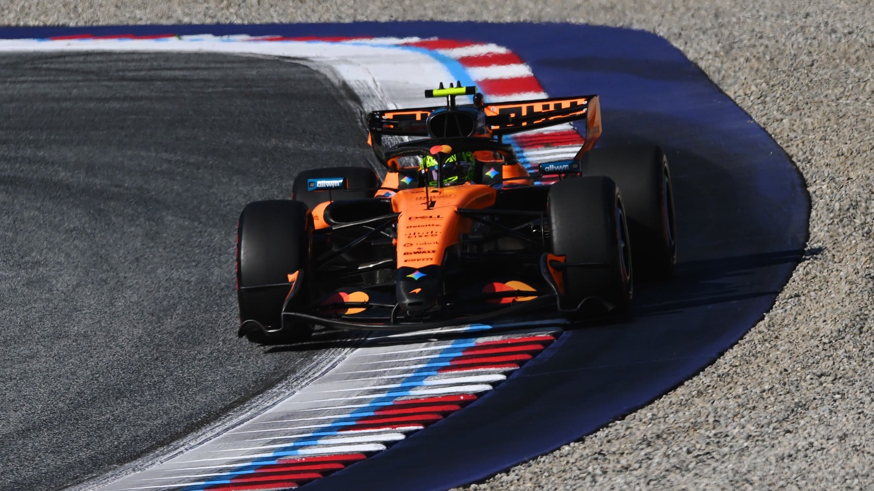 McLaren se asoma en Libres y Ferrari se aleja
