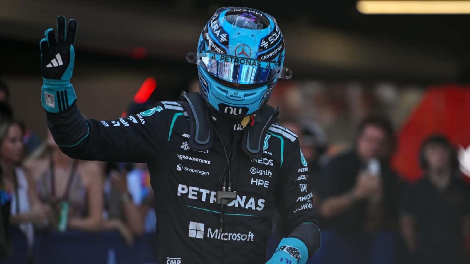 Russell vuelve a la vida; Alonso y Aston Martin, más KO que nunca
