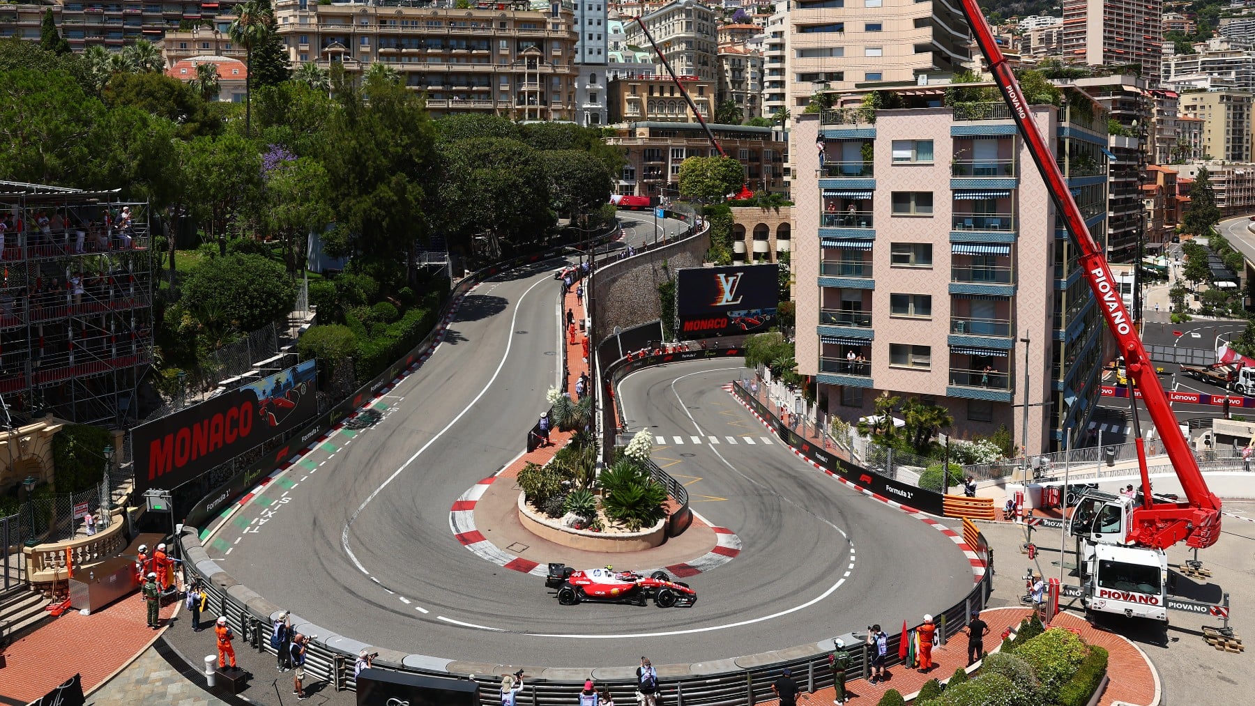 Leclerc, como en casa; Alonso y Aston Martin siguen en el fondo