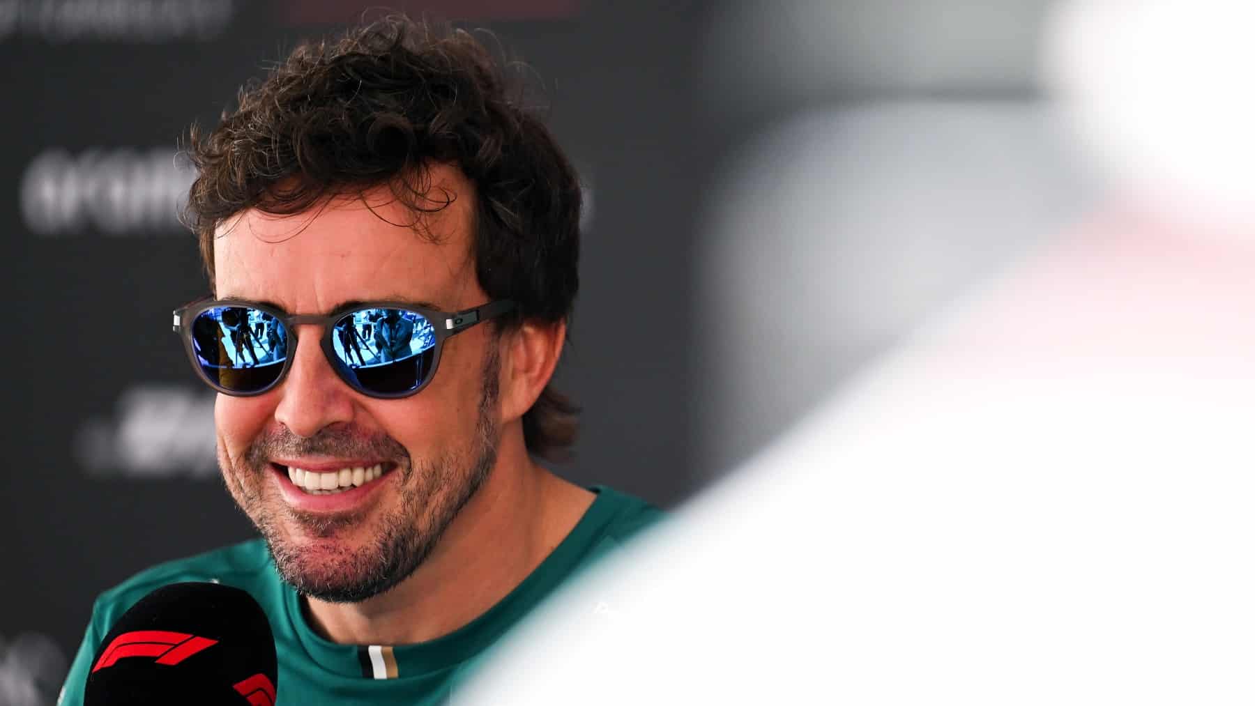 Alonso vuelve a sonreír… pese a todo