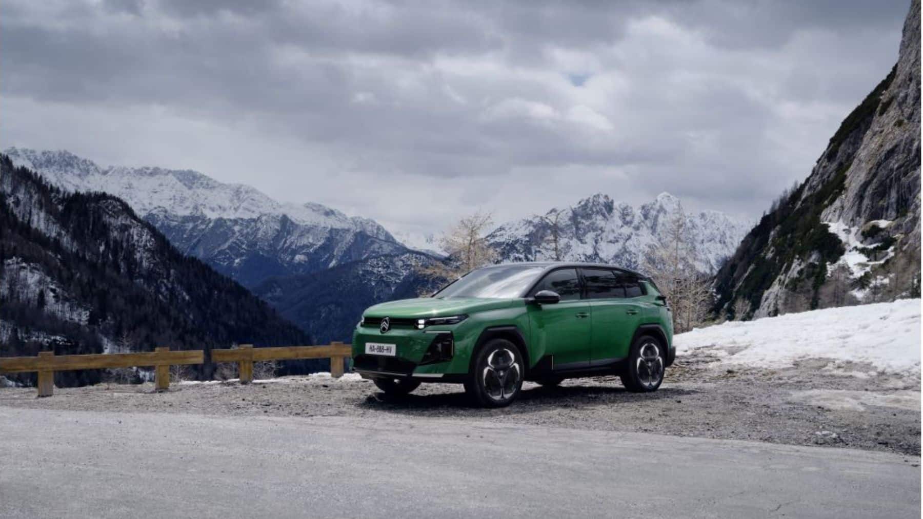 Ni enchufe ni ansiedad por la batería: el SUV de Citroën que gasta 5,3 litros, tiene 565 litros de maletero y supera los 1.000 km de autonomía acaba de bajar su precio en 5.000 euros