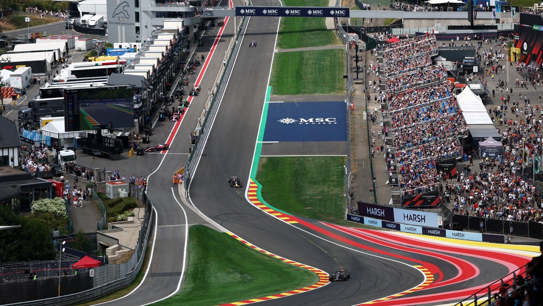 Verstappen engaña y lidera, Sainz es 20º y Alonso, sin Libres 1