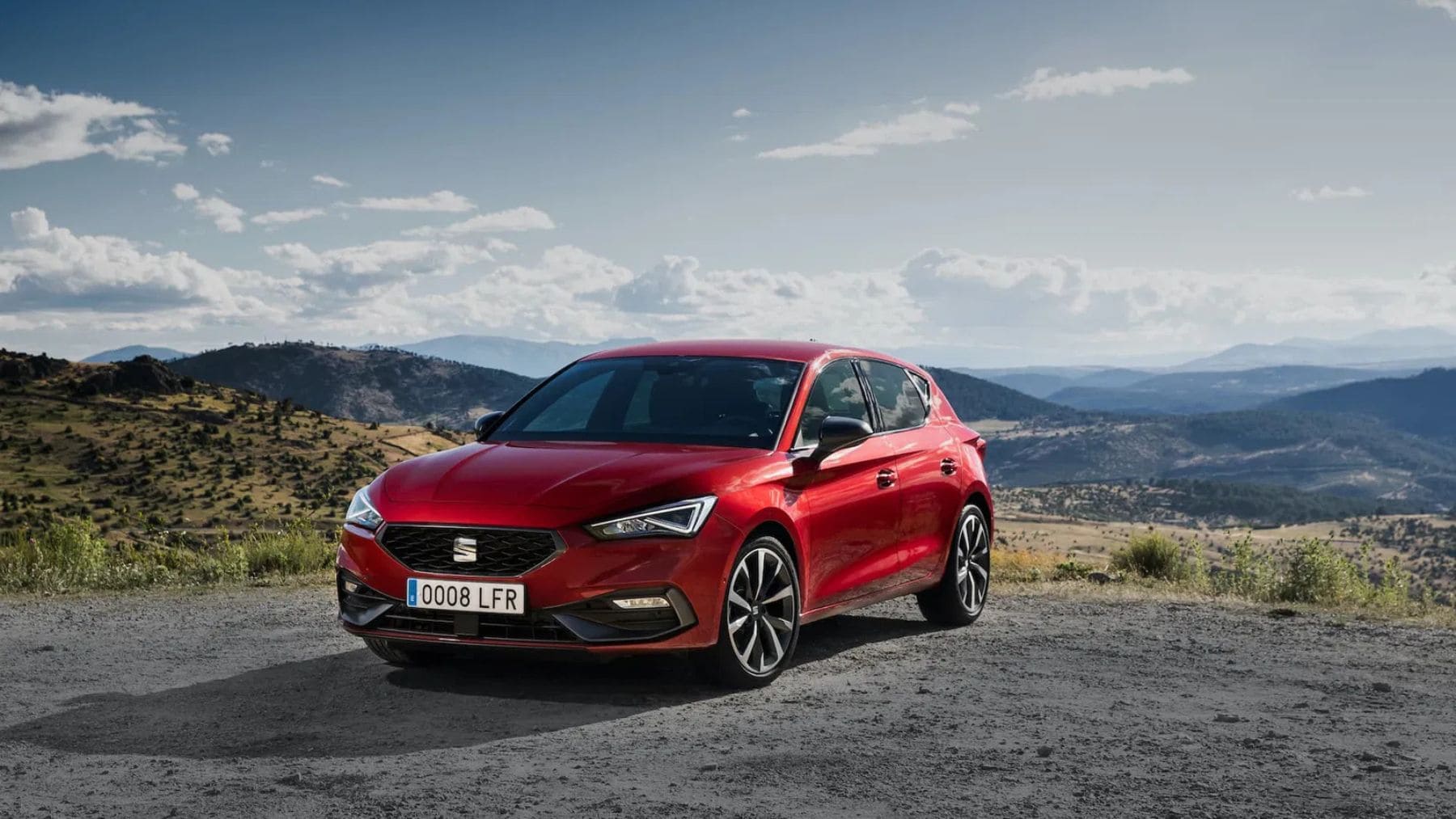 SEAT prepara su propia versión del Toyota Corolla: un León híbrido sin enchufe, fabricado en España, con consumo de 5 litros y etiqueta ECO que llegará en 2028