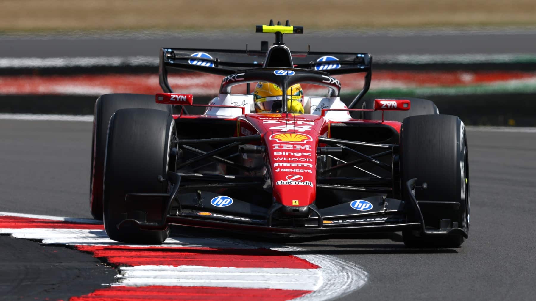 Hamilton, delante de Mercedes y Leclerc en los únicos Libres
