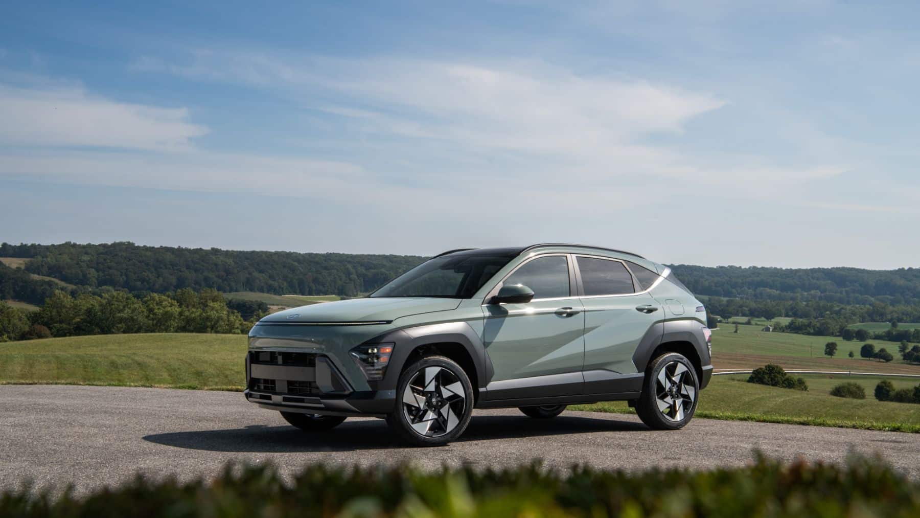El SUV coreano que quiere plantar cara al BYD Atto 2 y al MG ZS ya tiene fecha: el nuevo Hyundai Kona llegará en 2027 con diseño cuadrado, plataforma renovada y versiones híbridas