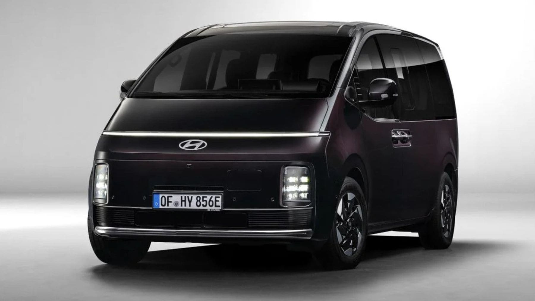 9 plazas, 430 km de autonomía y carga ultrarrápida de 800V: el Hyundai Staria Electric es el monovolumen eléctrico que Europa necesitaba, pero todavía no tiene precio en España