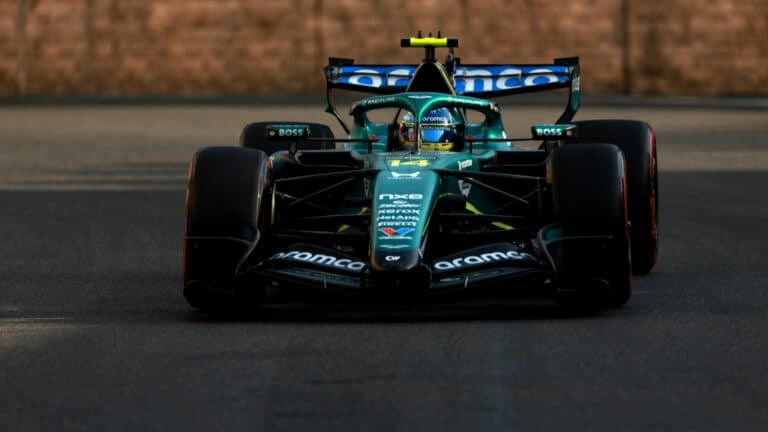 El AMR26 empieza a parecerse demasiado al peor McLaren-Honda de Alonso