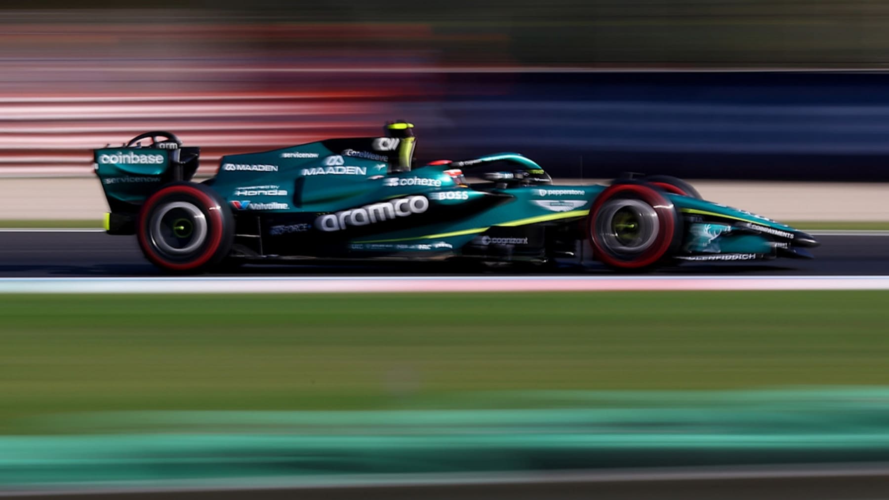 Fernando Alonso en Monza con el Aston Martin AMR26 F1