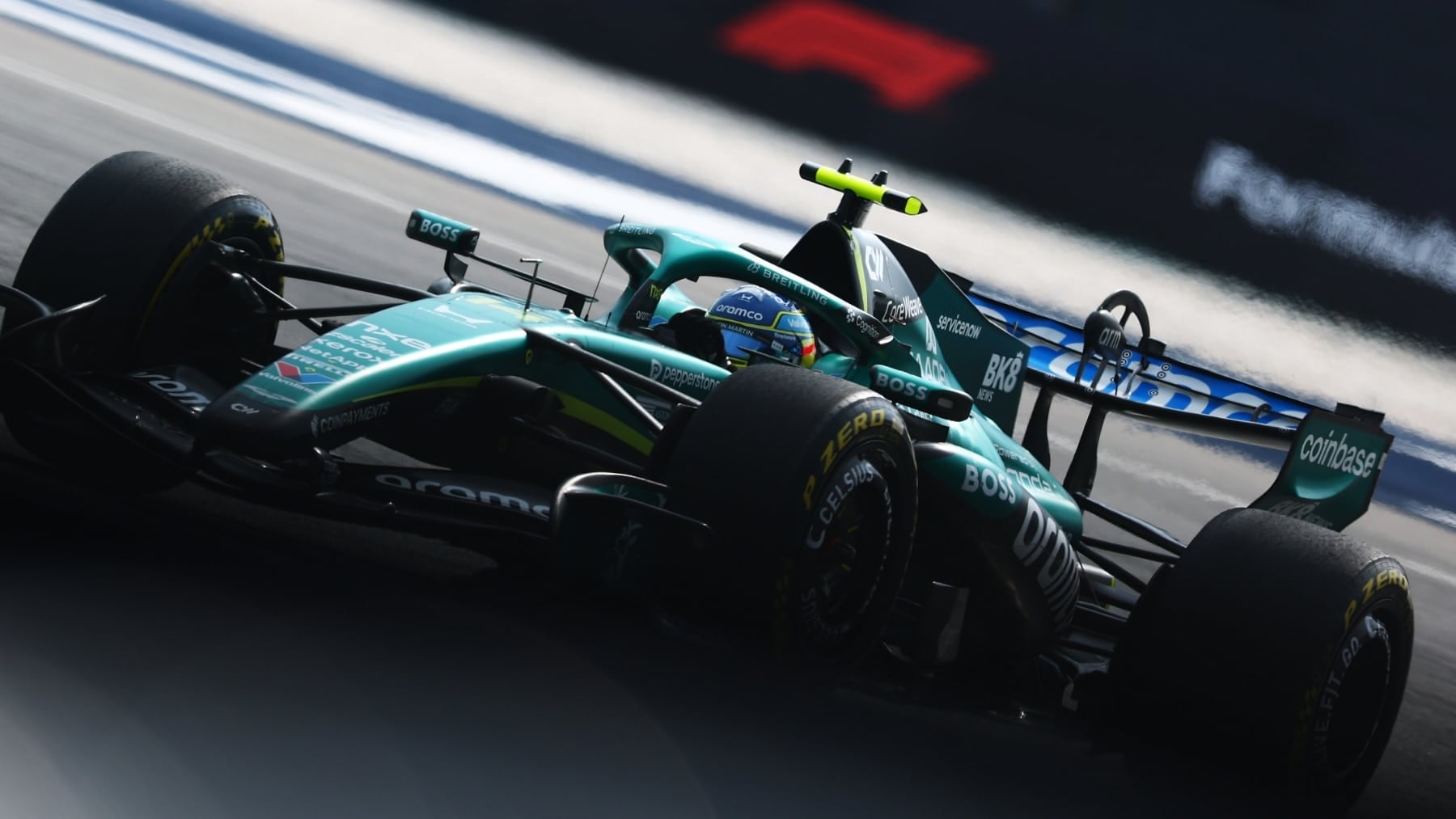 Alonso devuelve a Aston Martin a la pelea en Sepang
