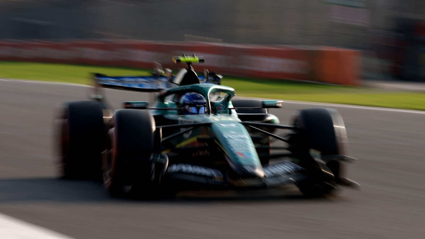 Alonso confía en una buena sorpresa en México: el Aston Martin aspira a la Q3