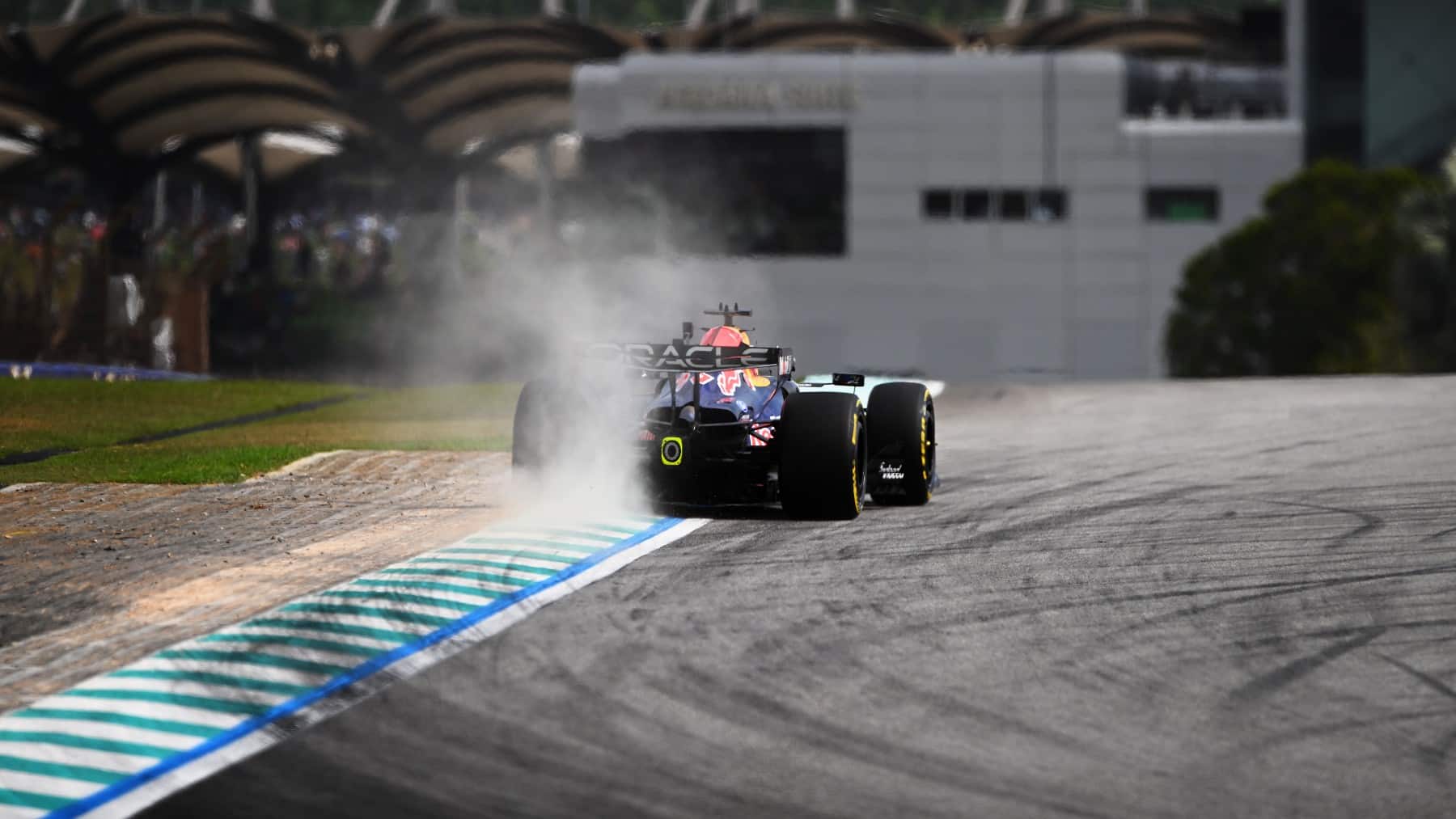 Leclerc se asoma y Alonso se cuela en mediatabla