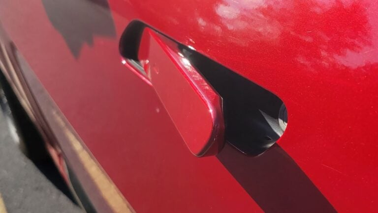Tesla-style door handles face a new U.S. crackdown: SAFE Exit Act clears a key hurdle