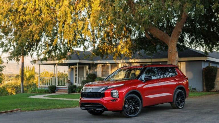 Nissan’s anti-EV move is a Rogue PHEV: 38 miles electric, 420 miles total — and it’s a major U-turn for 2026