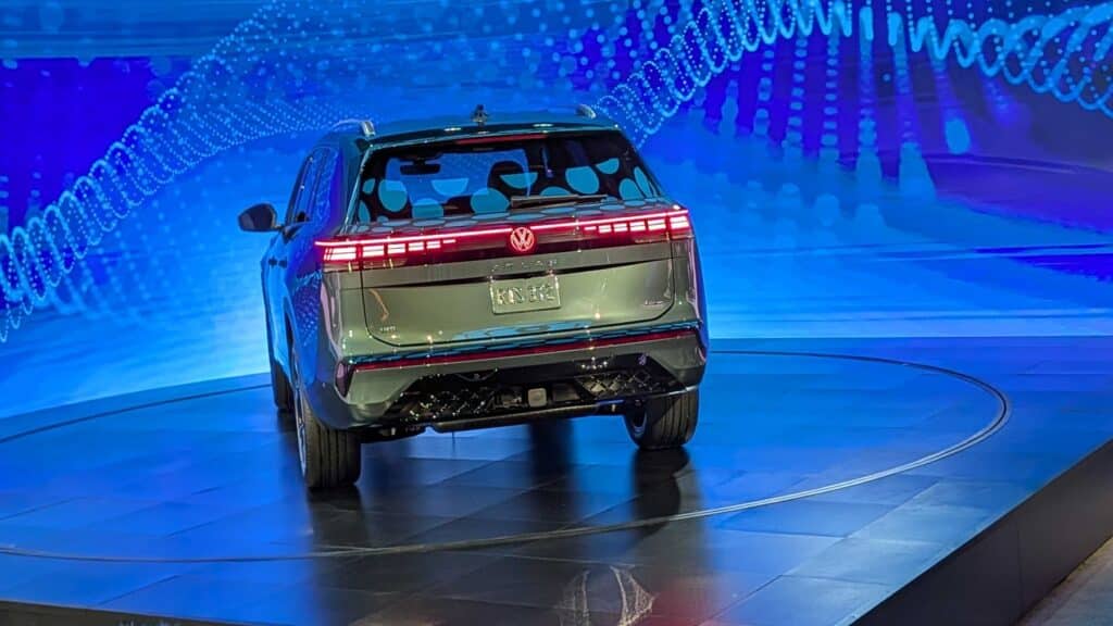 vw atlas reveal back