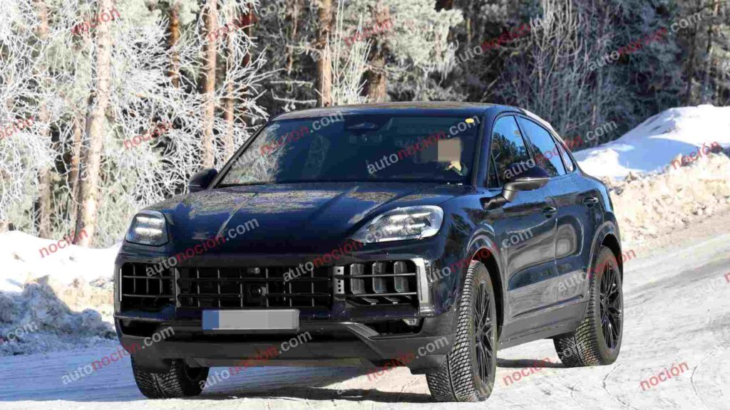 Spy photo of a 2027 Porsche Cayenne Coupe Turbo GT winter testing in the snow