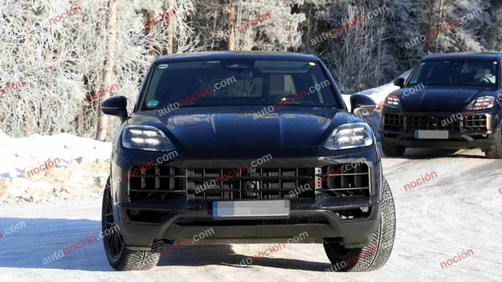 Spy photo of a 2027 Porsche Cayenne Coupe Turbo GT winter testing in the snow