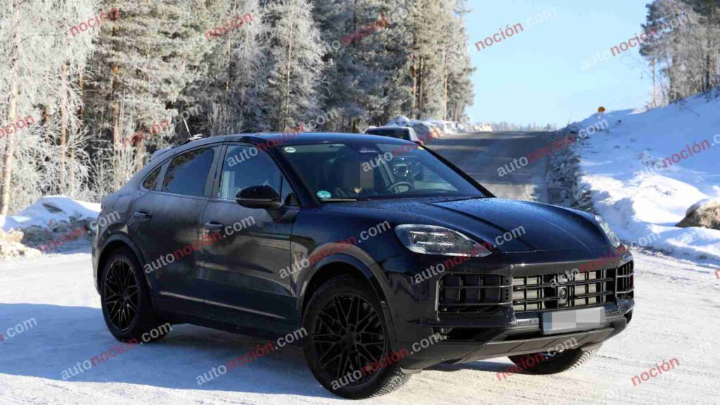 Spy photo of a 2027 Porsche Cayenne Coupe Turbo GT winter testing in the snow