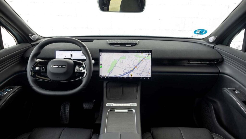 The dash and interior of an OMODA 7 SHS Chinese-Hybrid