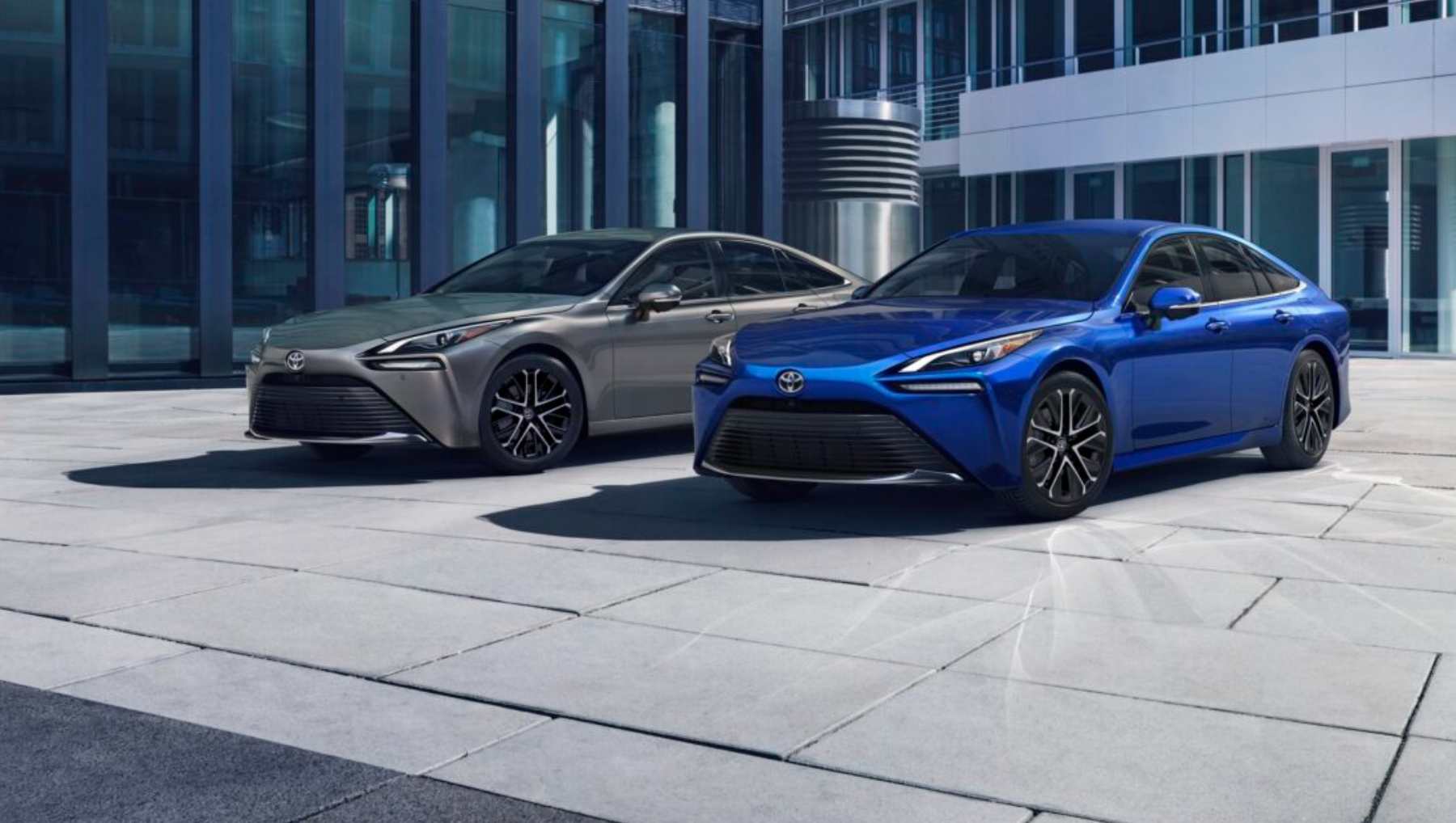 It Has 402 Miles of Range and Refuels in Just Five Minutes, But the Mirai is Toyota’s Biggest Flop