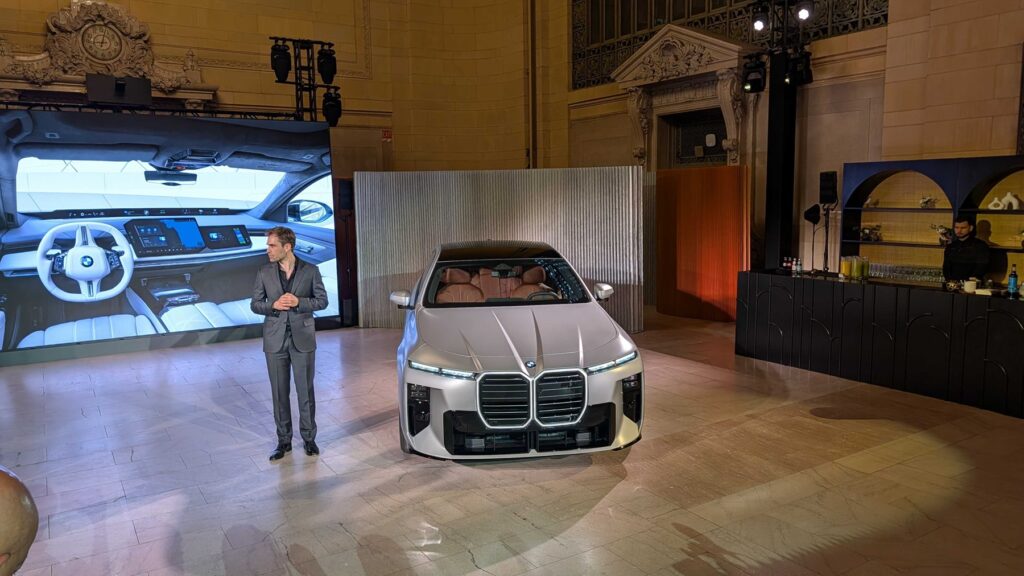 bmw series 7 reveal event