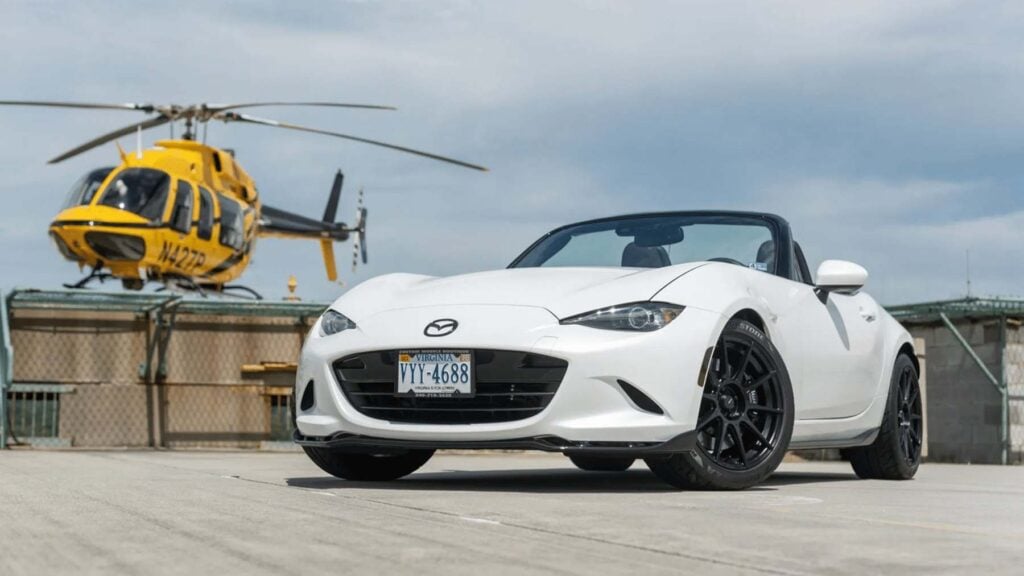 2016 mazda flying Miata