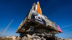 Machine Gun Nasa NASA just rolled a 3,100-ton machine 4 miles to the launch pad at less ...