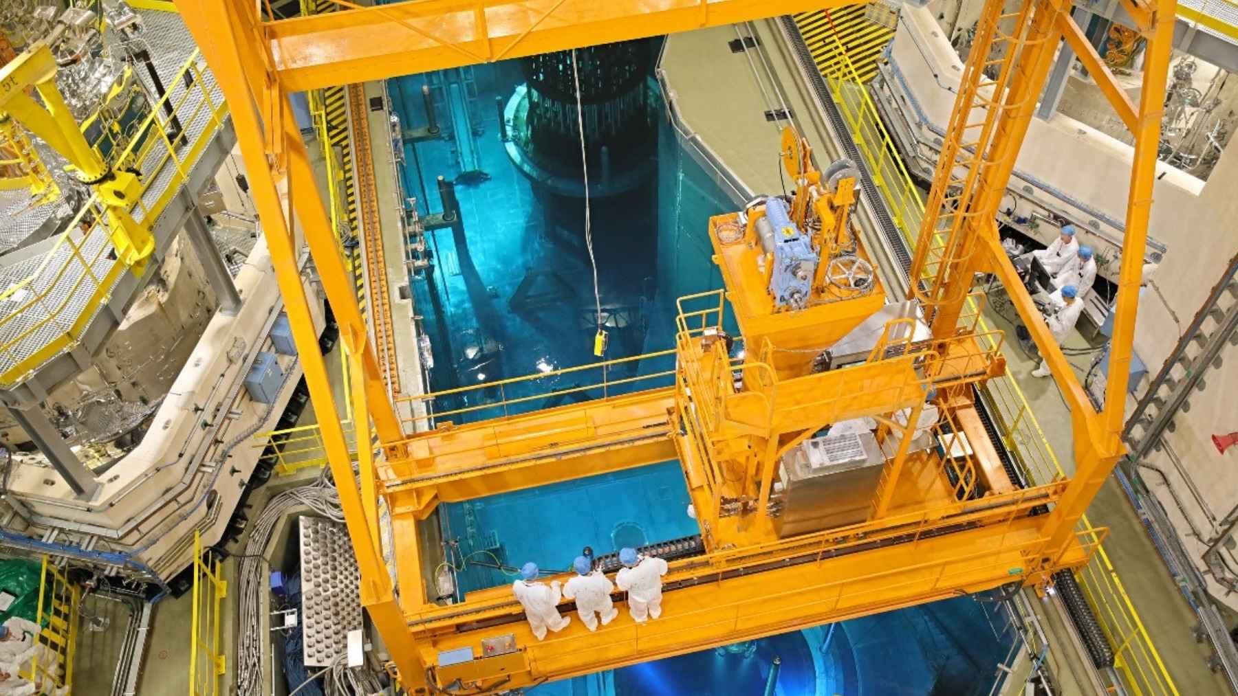 A 2-megawatt reactor humming in China’s Gobi Desert runs on liquid salt at 650 degrees instead of water, and last year it pulled off something no reactor had done: it swapped in fresh thorium fuel while still running, like a car refueling at 70 mph