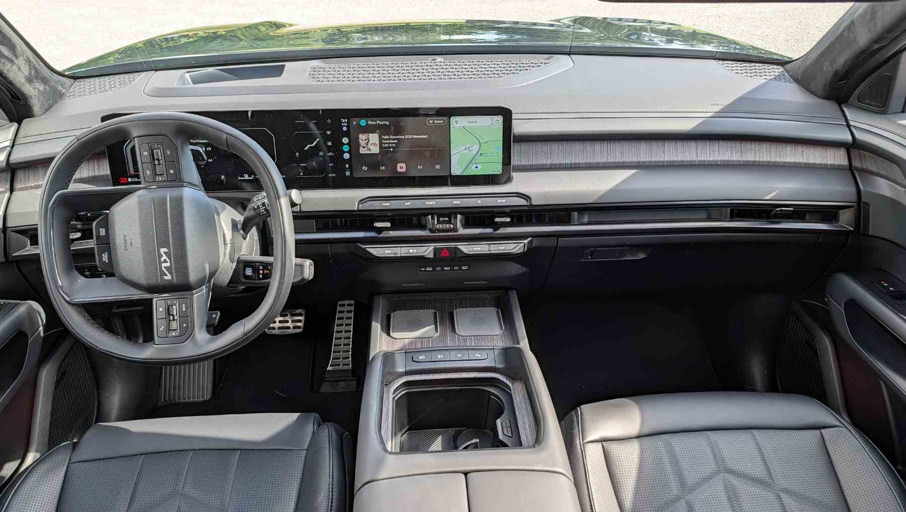 An interior shot of the dash of a the 2027 Kia Telluride
