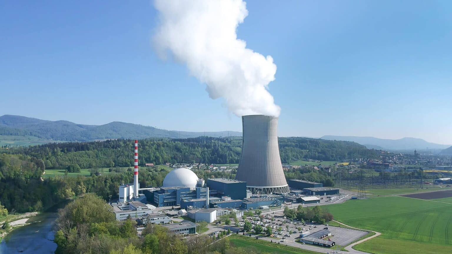 Control Rods Define A 1,010-megawatt Swiss reactor dropped its control rods on its own at 6 ...