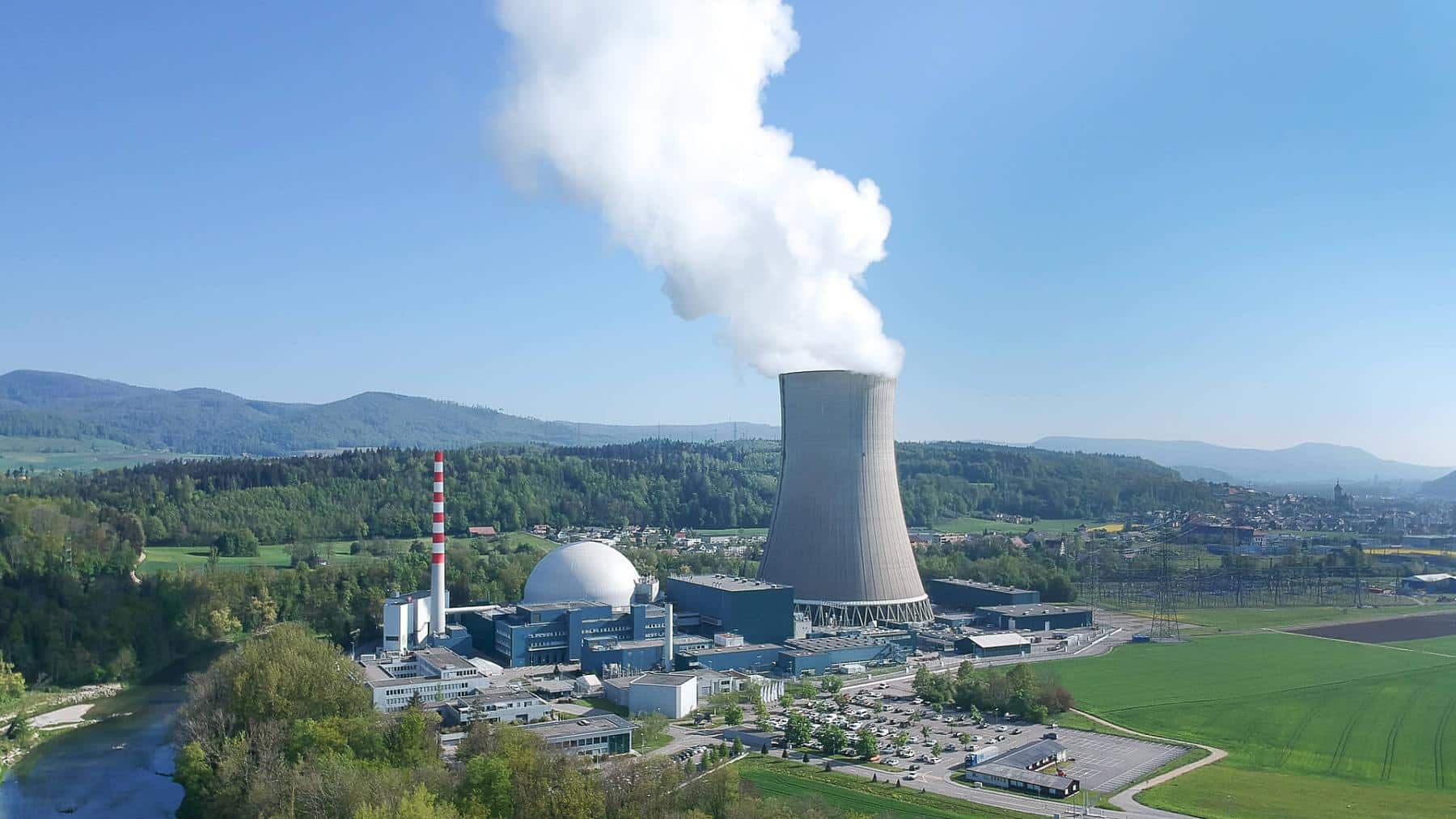 A 1,010-megawatt Swiss reactor dropped its control rods on its own at 6:40 in the morning when the voltage holding them up sagged during a test, and was back on the grid by 5:50 that evening, seven months after a 10-month shutdown
