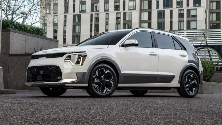 2026 Kia Niro EV in white, front three-quarter view