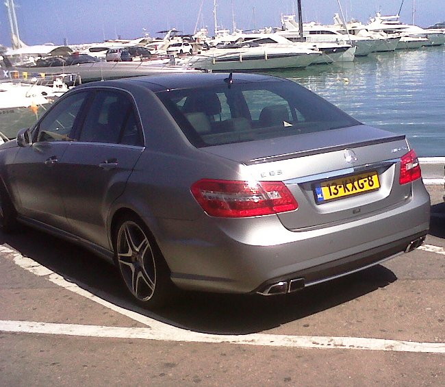 Puerto Banus: ¿Barcos o coches?