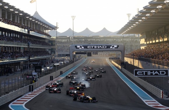 GP Abu Dhabi: A Vettel se le hace de noche en Yas Marina