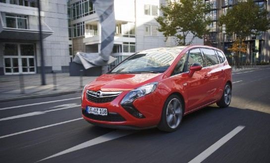 Opel Zafira Tourer BiTurbo Diésel: La monovolumen para familias con prisa