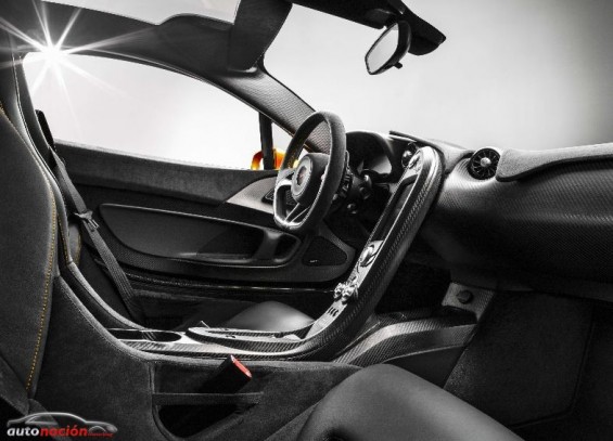 McLaren P1 interior