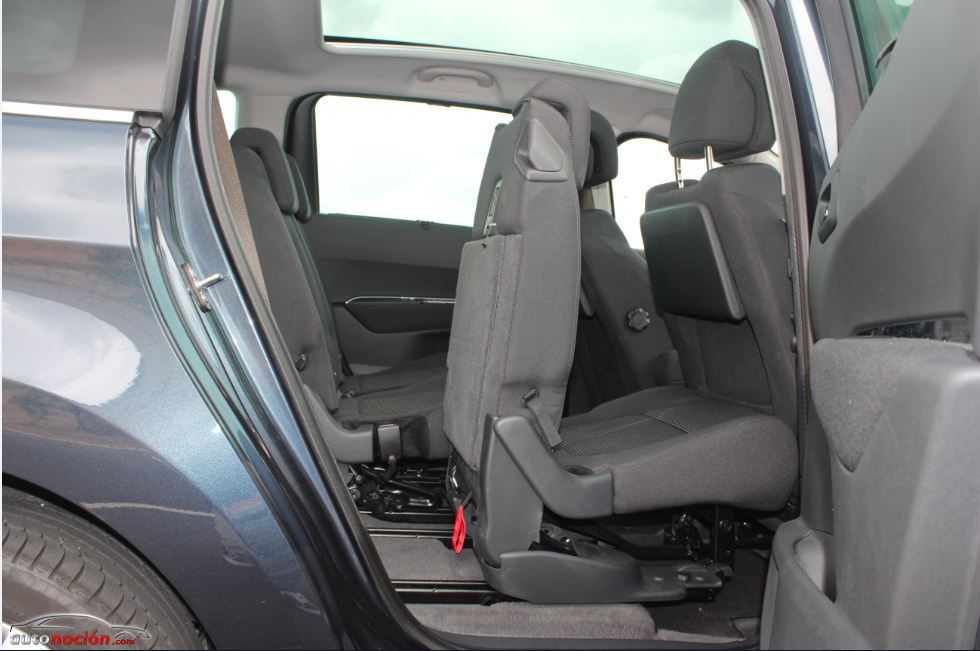 Peugeot 5008 acceso plazas