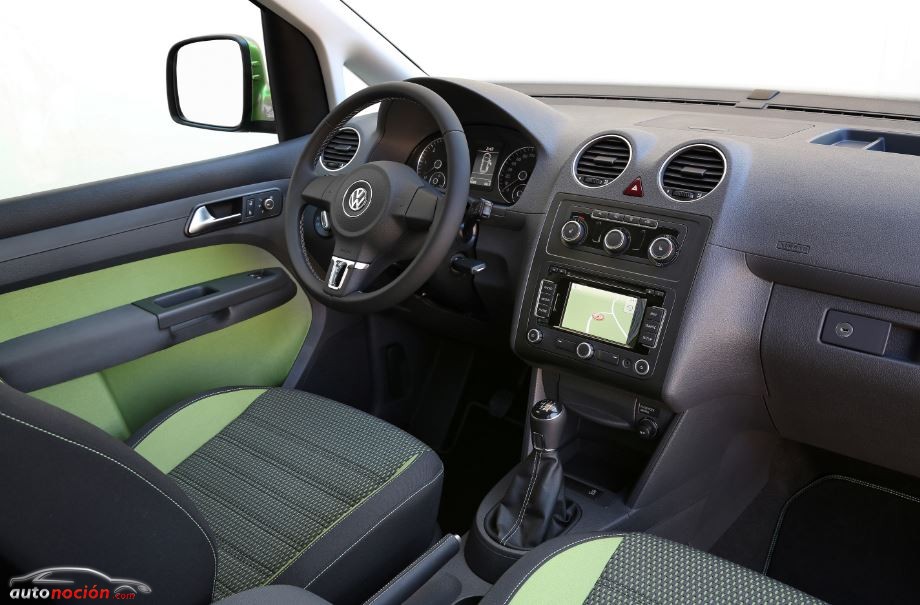 interior volkswagen cross caddy