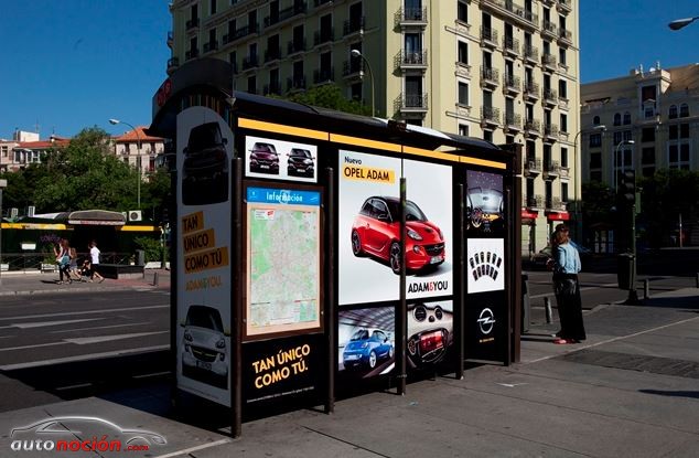 El Opel ADAM se muestra en una singular campaña en las marquesinas de autobús