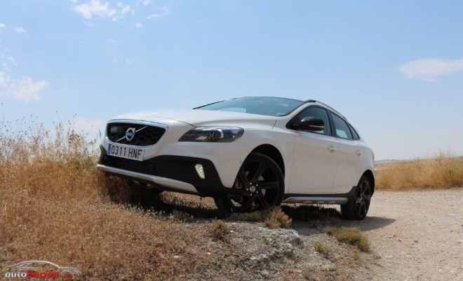 Prueba Volvo V40 Cross Country D4: Un correcaminos a la escandinava