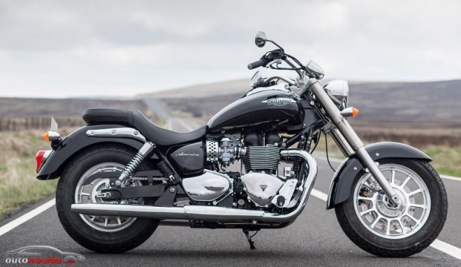 Triumph presenta en Milán varias novedades para 2014 (II)