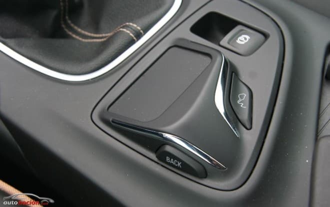 Opel Insignia Country Tourer Sistema Táctil